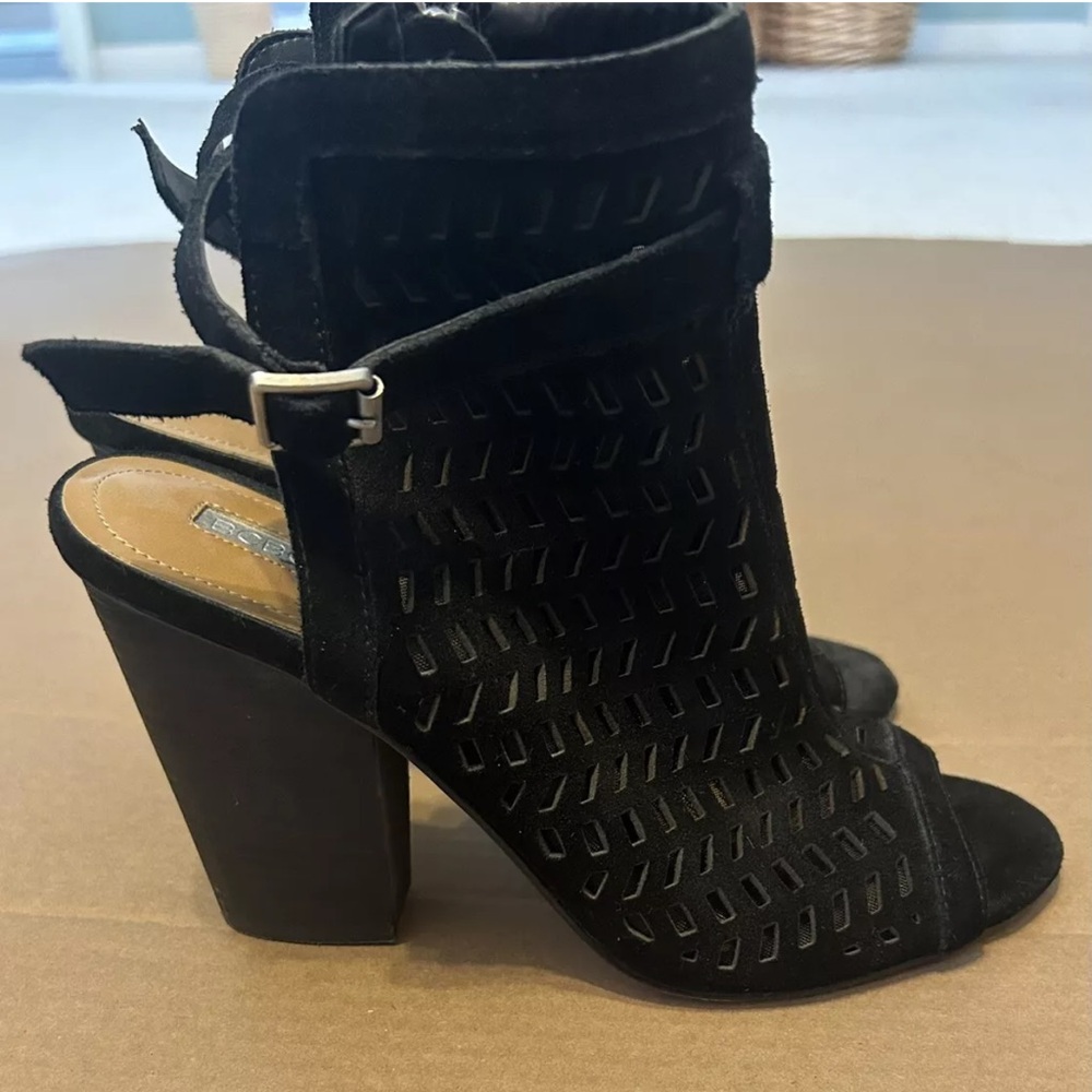 BCBG Women 7.5 Black Heels